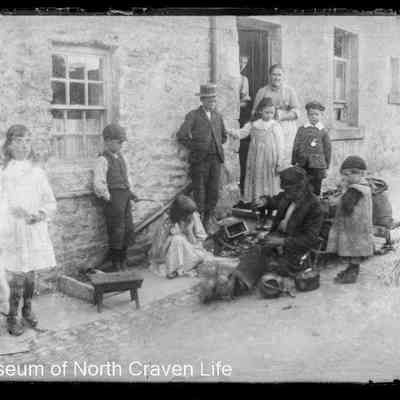 negative, glass plate - Portrait : Tinker with children
