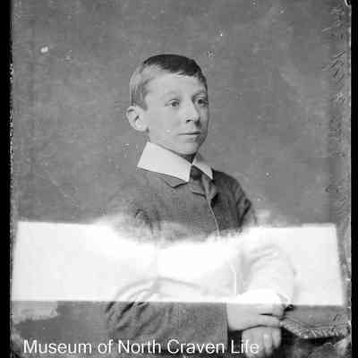 negative, glass plate - Portrait : Master Birkbeck, Bankwell,1888