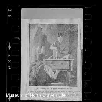 negative, roll film - Portrait : Potters in workshop
