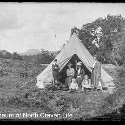 negative, glass plate - Portrait : Family Camping Bell Tent 1900