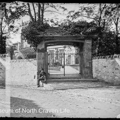 negative, glass plate - Church Gate, St Alkelda's, Giggleswick