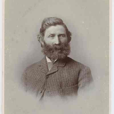 photograph, b&w - Portrait : Man