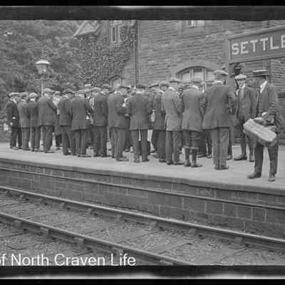 negative, sheet film - Kitchener's Army 1914 Settle leaving Station 1 of 15