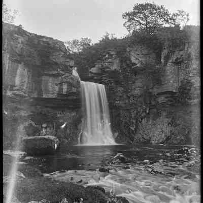 negative, glass plate - Thornton Falls, Ingleton