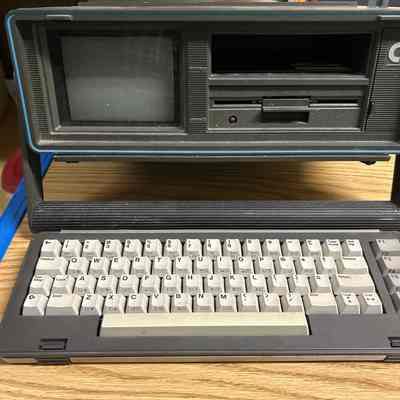 1983- Commodore SX-64 Executive Portable Computer For PARTS/REPAIR No Keyboard