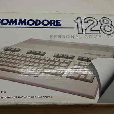 1985- Commodore 128