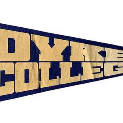 Dyke College Pennant