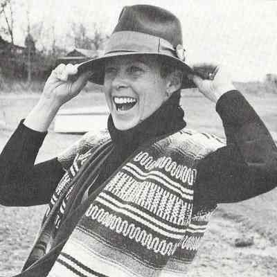 Lynn Kingston (with hat)
