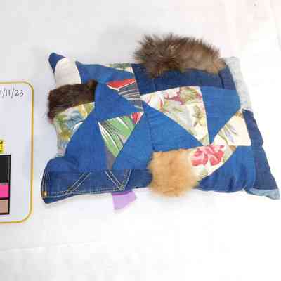 Pillow (Half-Square Triangles)