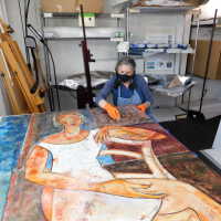          Seated female figure picture number 20
