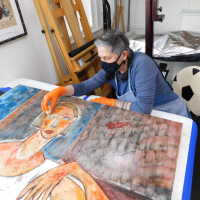          Seated female figure picture number 21
