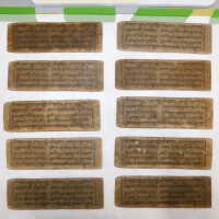          Tibetan manuscript picture number 33
