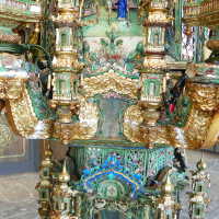          Golden Room picture number 140
