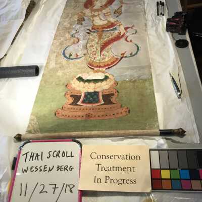 During treatment shot; 4% agar gel poultice with DPTA pH7.5 applied to painting