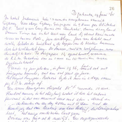 Verslag aan van vader Ab aan moeder Albertine over zijn indrukken over Jakarta tijdens zijn eerste bezoek aan Indonesia na de wereldoorlog II in 1965