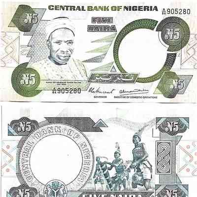 2023-12-31 een five Naira biljet.