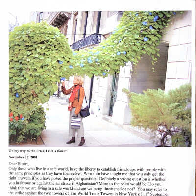 2001-11-22 Mail to. Stuart Cook with a photo of Vera on the way to the Frick.