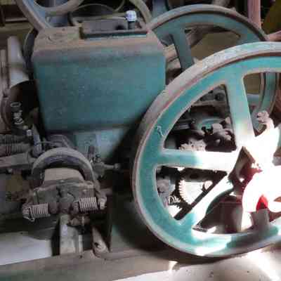 Field-Brundage Gas Engine