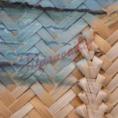 Woven fan: "Maracaibo" written in red.