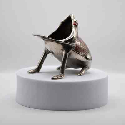 Silver Frog Ashtray with Red Line Design