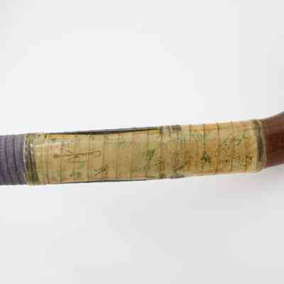 Aged white wrapping around handle: Aged white wrapping around handle
