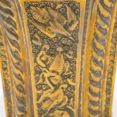 Cachepot birds: This face of the cachepot has 5 birds standing and flying together.