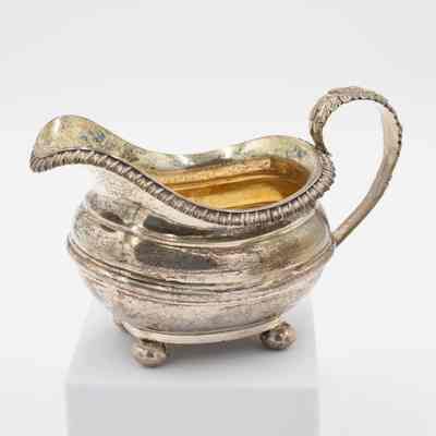 Silver Gravy-Boat Shaped Creamer with Roped Edge