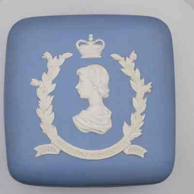 Blue Wedgwood Jasperware Square Box with White Bust of Queen Elizabeth II