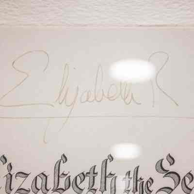 Elizabeth II's signature: A signature, "Elizabeth R."