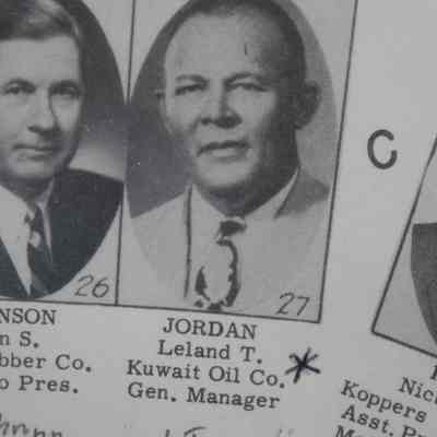 Leland T. Jordans photo on chart.: Mr. Jordan's class photo. He is labeled with the number 27, the photo is captioned with "JORDAN Leland T. Kuwait Oil Co. Gen. Manager." His signature "LT" is featured under his name and position.