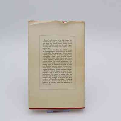 Back cover of "Kuwait Today": The back cover of "Kuwait Today" provides a blurb introducing the book.