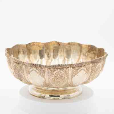 Large Etched Silver Scalloped Bundt Bowl on Pedestal