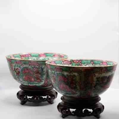 Pair of Green and Pink Hong Kong Flower Bowls