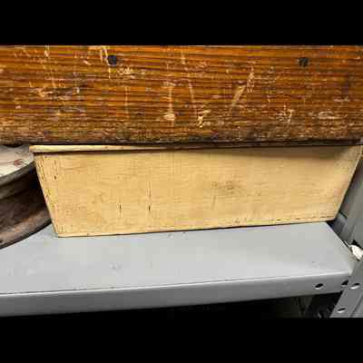 Box (wooden).
