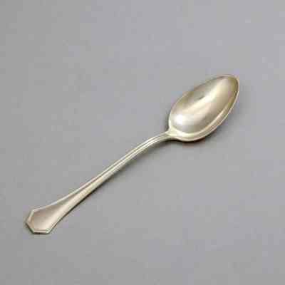 Spoon, Serving
