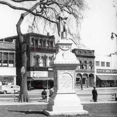 Statues and Monuments - Civil War Statue - 1949