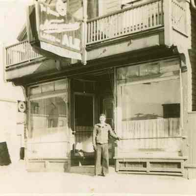 Taunton - Bay Street - Blinks Café - 1944
