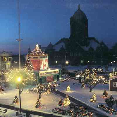 Taunton Green -Christmas -Biss Lumber 1989