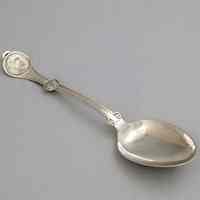 Spoon, Serving