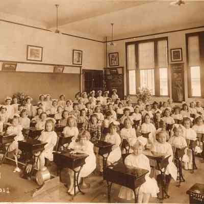 Saint Mary's School - Grade 1 - C. 1916