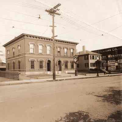 Taunton - Broadway - Bristol County Savings Bank