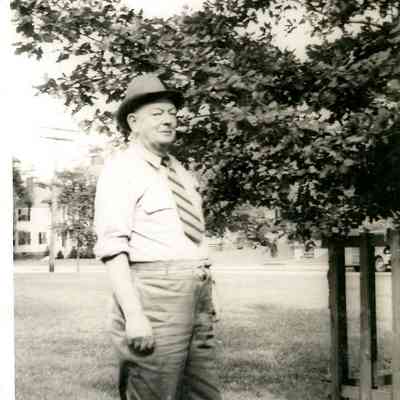People - Harry Carlow - 1945