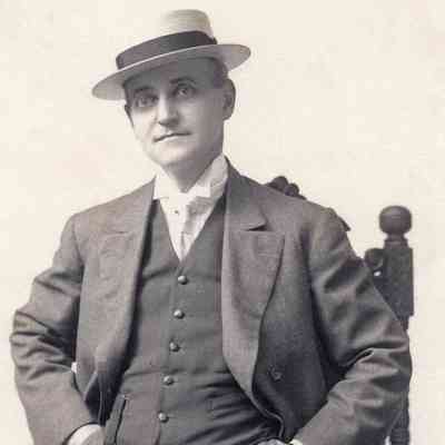 People - Chester Lovell
