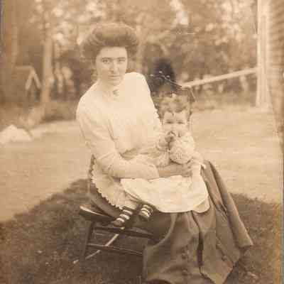 People - Lena B. Winslow and Ruby (Winslow) Linn