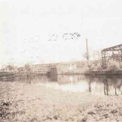 Taunton River - Shipping at the Weir
