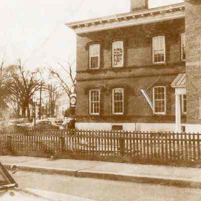 Taunton - Broadway - Bristol County Savings Bank
