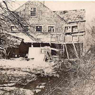 Taunton - North Walker Street - Old Mill near Zephaniah Hodges House