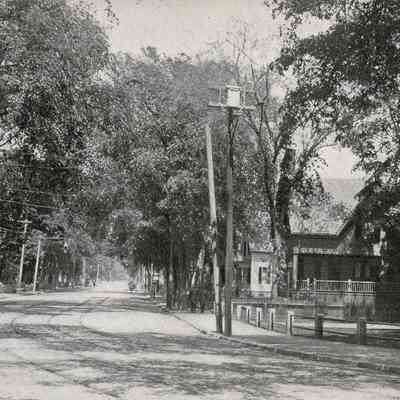 Taunton - Broadway