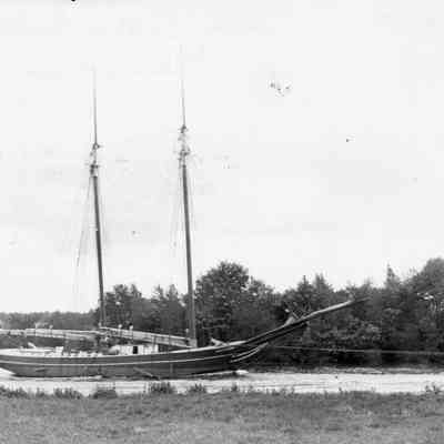 Taunton River - Schooner Sally W Parker - C. 1900