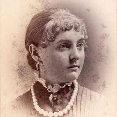 People - Lizzie Hawes